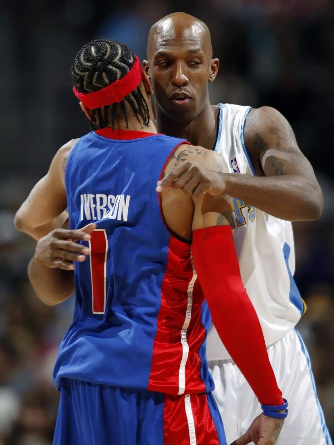 為什么艾弗森退出nba了（08年還是全明星球員，短短兩個賽季后無球可打，艾弗森的隕落）