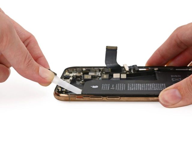 新iPhone千万别摔，摔了你修不起！拆机解释维修费用为何飙到天价