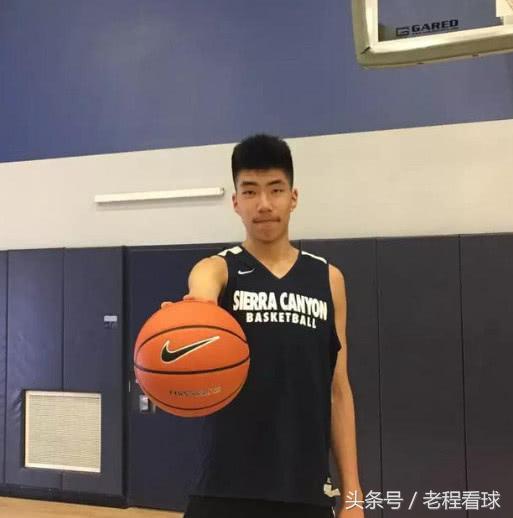 为什么穆铁柱不打nba(2米21天才中锋战周琦母校轰32 9 NBA训练师：他未来能打NBA)