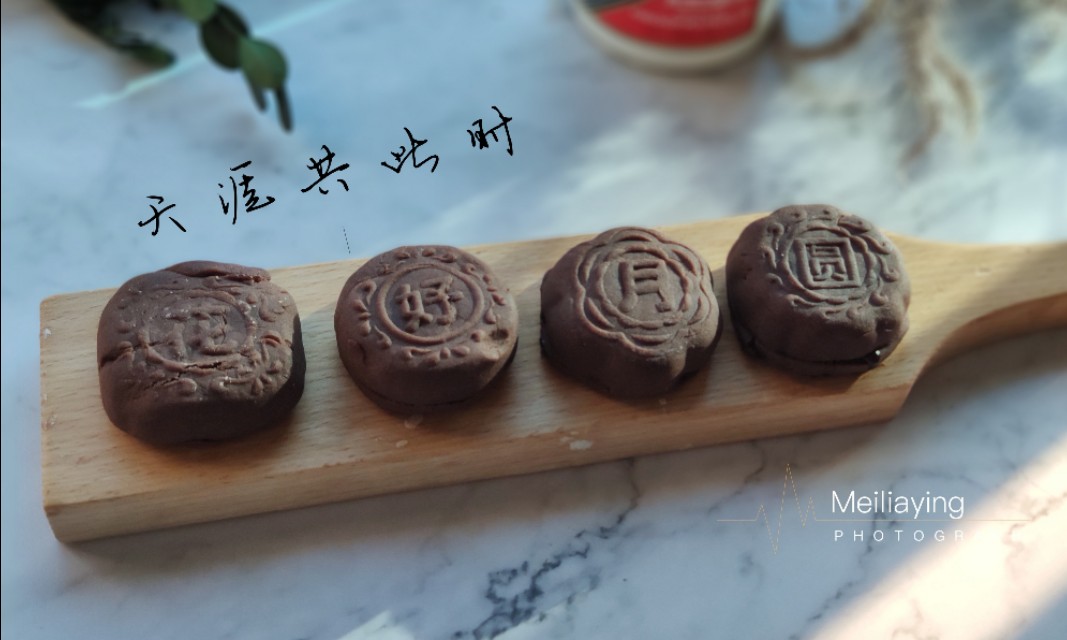 今夜月明人尽望……