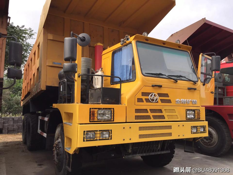 礦山利器，二手寬體自卸車出售，重汽陜汽宇通全都有
