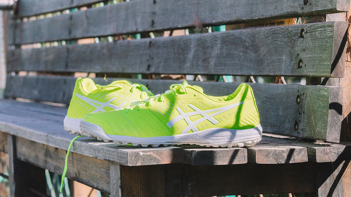 足球鞋應該包裹得緊嗎（重回最強？ASICS DESTAQUE FF實戰評測）