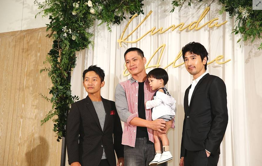 Xie Kunda and Ke Jiahui held a wedding banquet, and all the celebrities and  friends came to express their blessings - laitimes