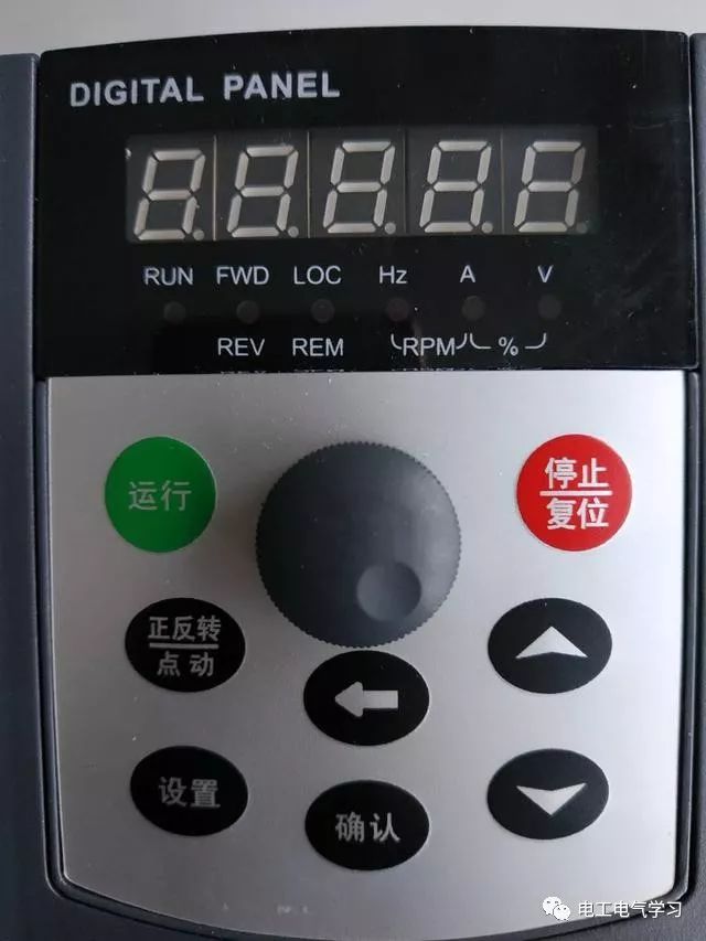 目前市面上的变频器品牌种类很多，这里我们以赫茨为例，来对变频