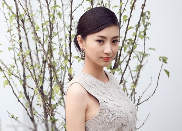 知性温婉的斓曦，竟然也曾是美空的签约模特？