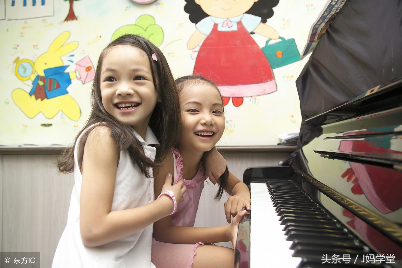让孩子学钢琴并不是为了让他成为钢琴家，孩子学习音乐的好处太多