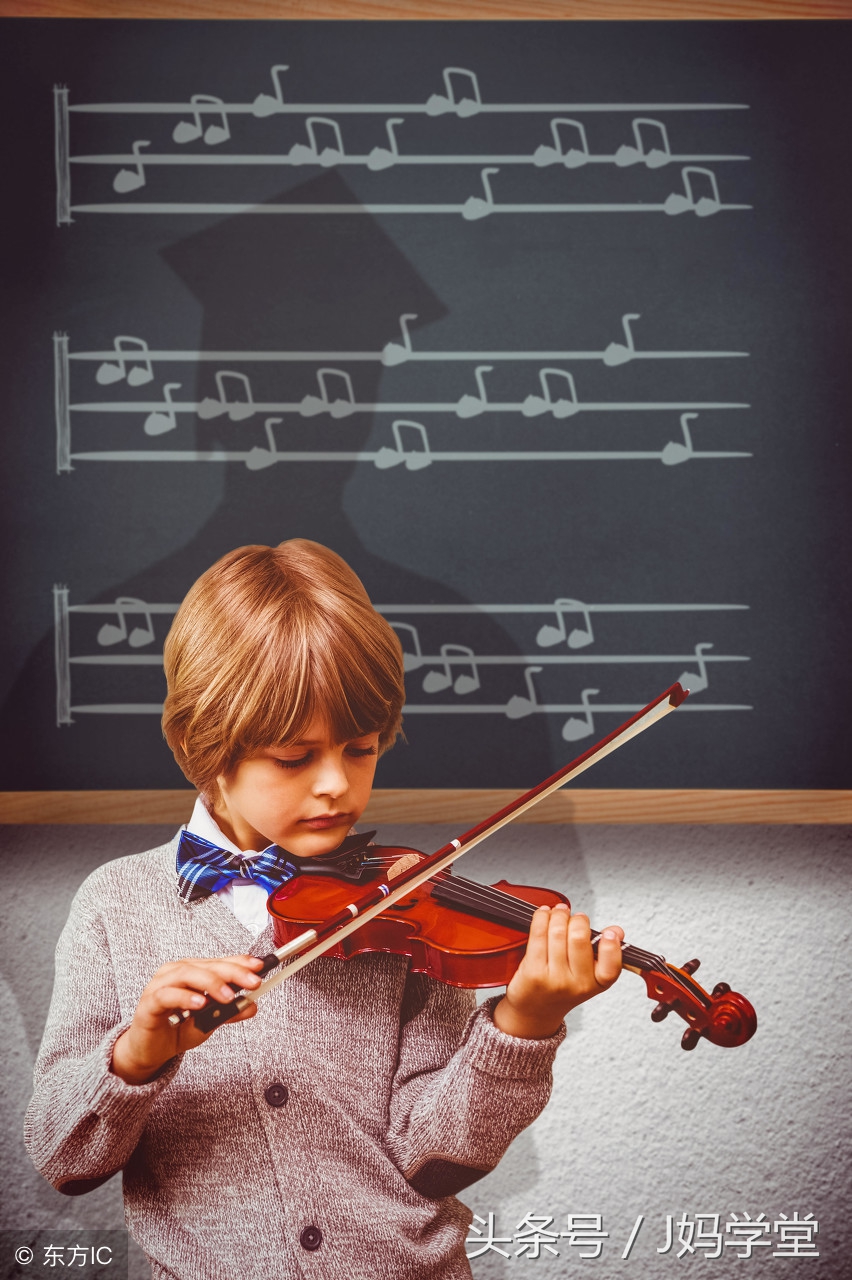让孩子学钢琴并不是为了让他成为钢琴家，孩子学习音乐的好处太多