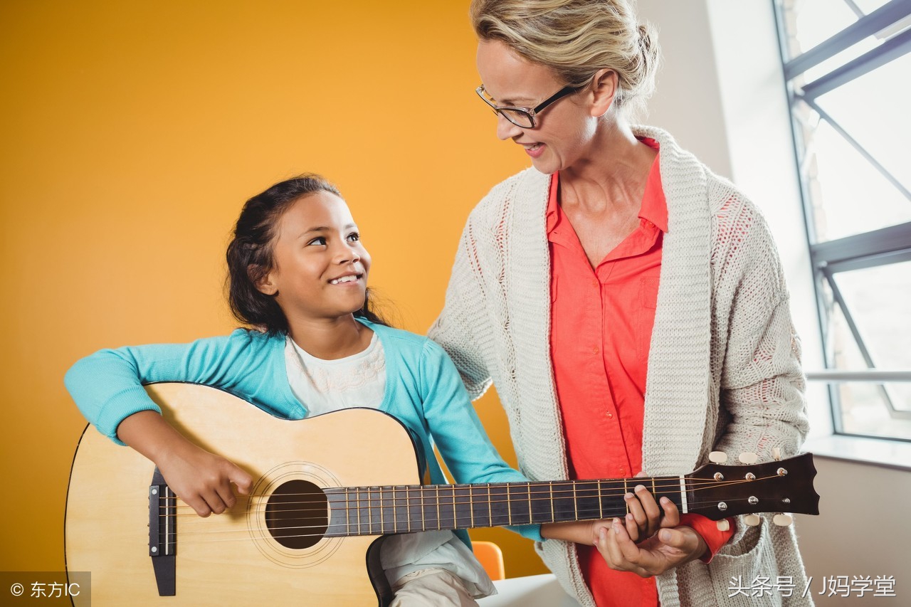 让孩子学钢琴并不是为了让他成为钢琴家，孩子学习音乐的好处太多