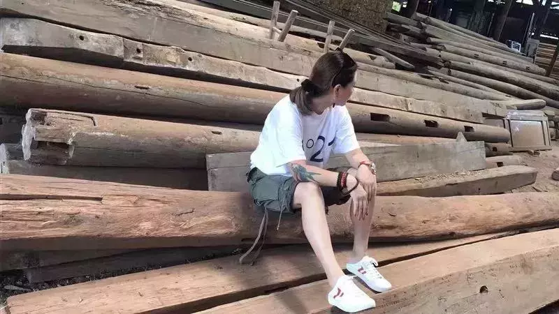 这对母女卖了别墅，盖了一间成都最美的“澡堂”