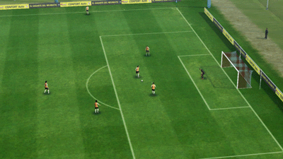 实况足球2013操作指南（《实况足球2013》假射真扣技巧教学）