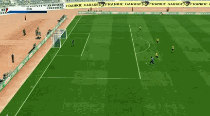 实况足球2013操作指南（《实况足球2013》假射真扣技巧教学）