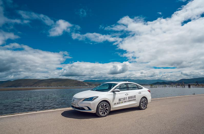 430km的综合续航为何“黯然失色”？行驶太优秀，试长安逸动EV460