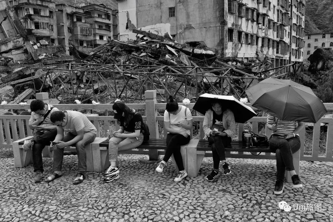 他2次摘得荷赛奖，究其一生将人的感情、命运融合在摄影中！