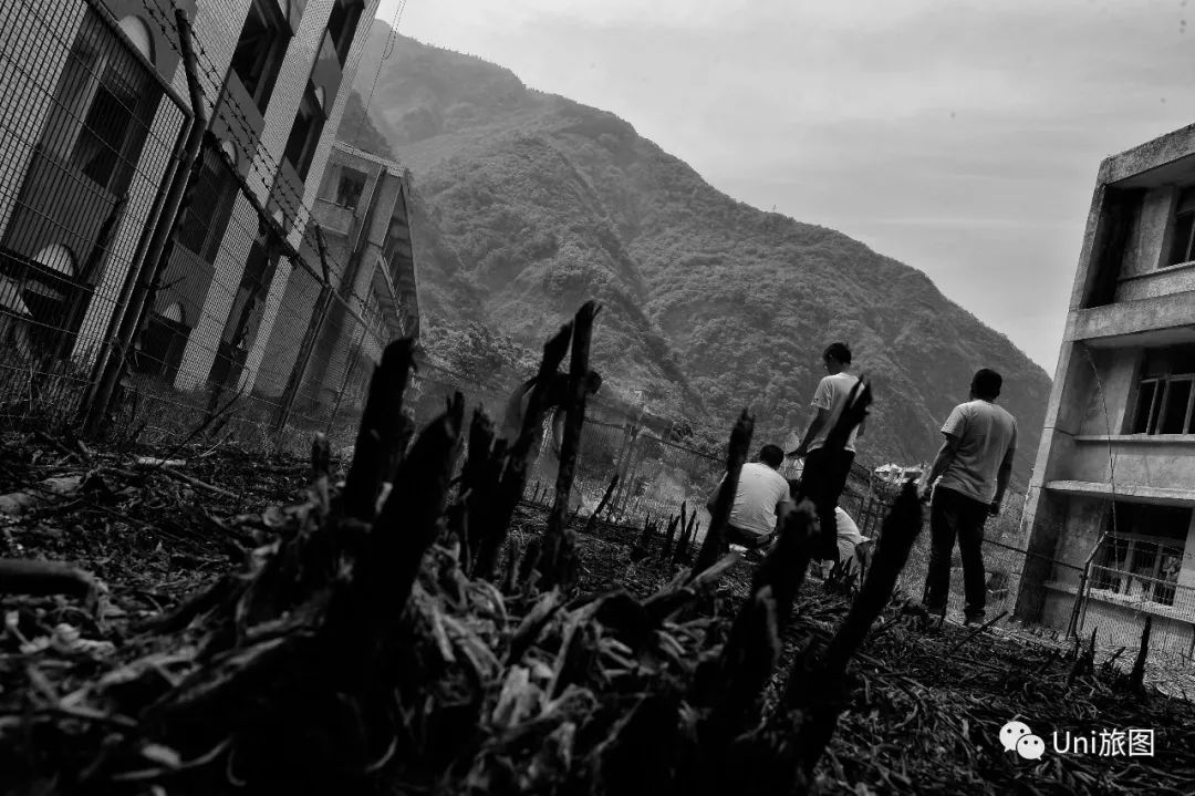 他2次摘得荷赛奖，究其一生将人的感情、命运融合在摄影中！