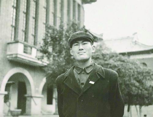 初中辍学，5年没摸书本，却当上3个大学校长，成中国工程院院士！