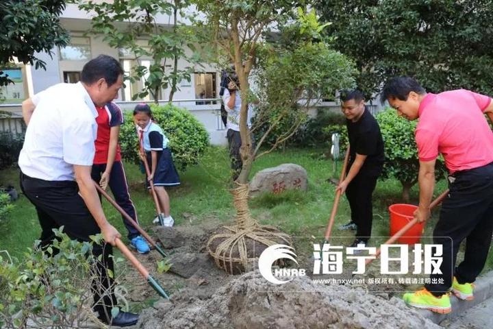 海宁奥运会冠军有哪些(奥运冠军来海宁了！大家围着要签名，晚上去这里能见到他！)