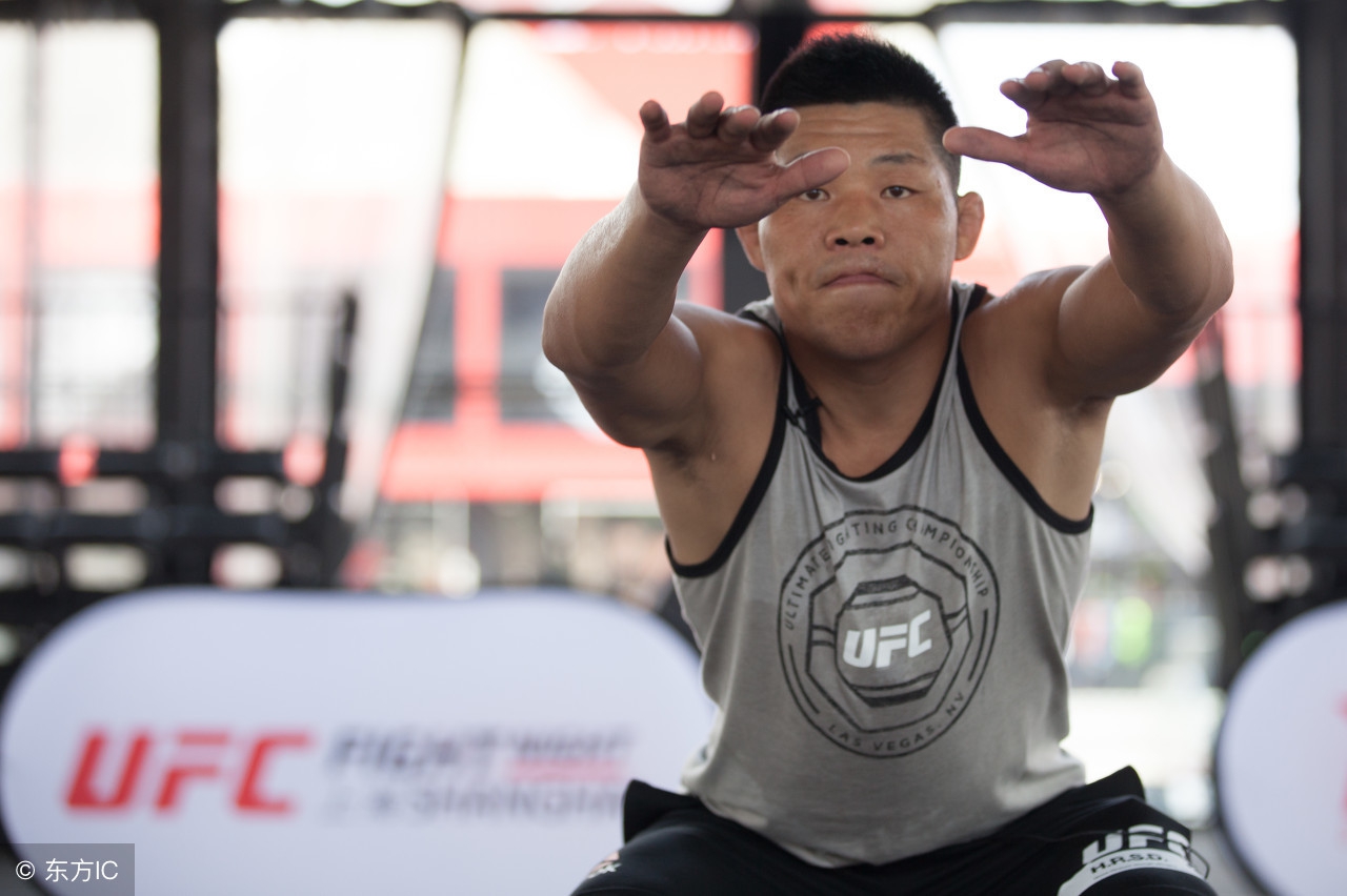 因此李景亮想要入围这个级别的世界前十,首先要击败金东炫这种世界前