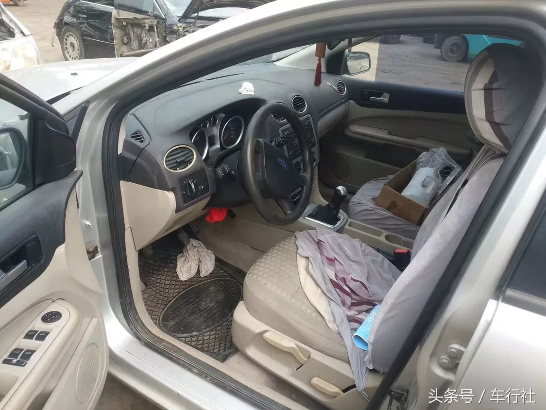 汽配人的一天（128）简简单单拆台车，老一代福特福克斯