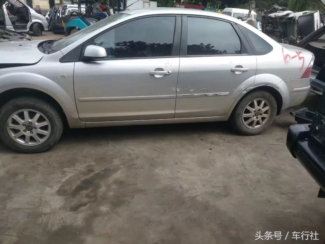 汽配人的一天（128）简简单单拆台车，老一代福特福克斯