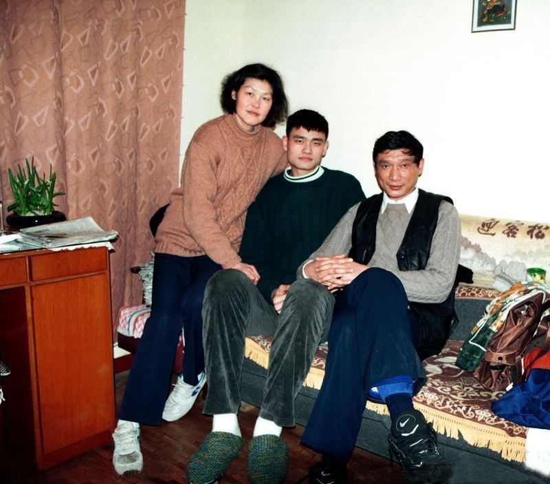 首先说一下姚明的爷爷姚学明,祖籍是江苏省吴江市震泽人,但是后来迁到