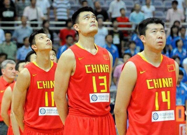 胡卫东为什么不打nba(他是曾在科比头上砍30分的中国人，为何始终未能去NBA效力？)