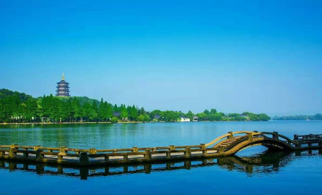 「词风雅韵」冯振宇｜横空出世神州傲 华夏腾飞舞巨龙（词林正韵）