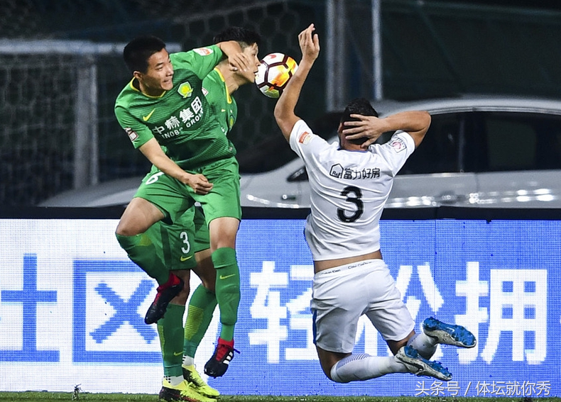 广州富力0-1北京国安(广州富力0:3惨败北京国安！肖智恶意铲人染红，斯帅点评一针见血)