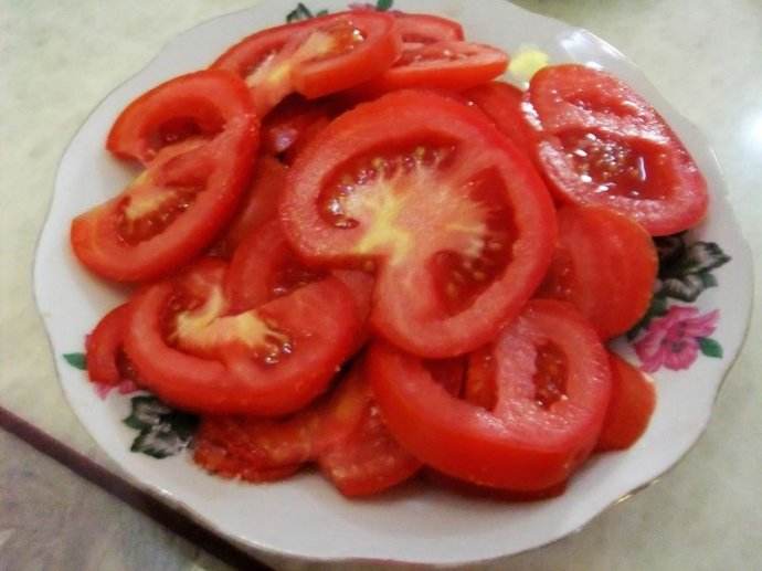 西红柿可以炒一切？秋季吃西红柿，搭配3种食物炒，食疗效果喜人