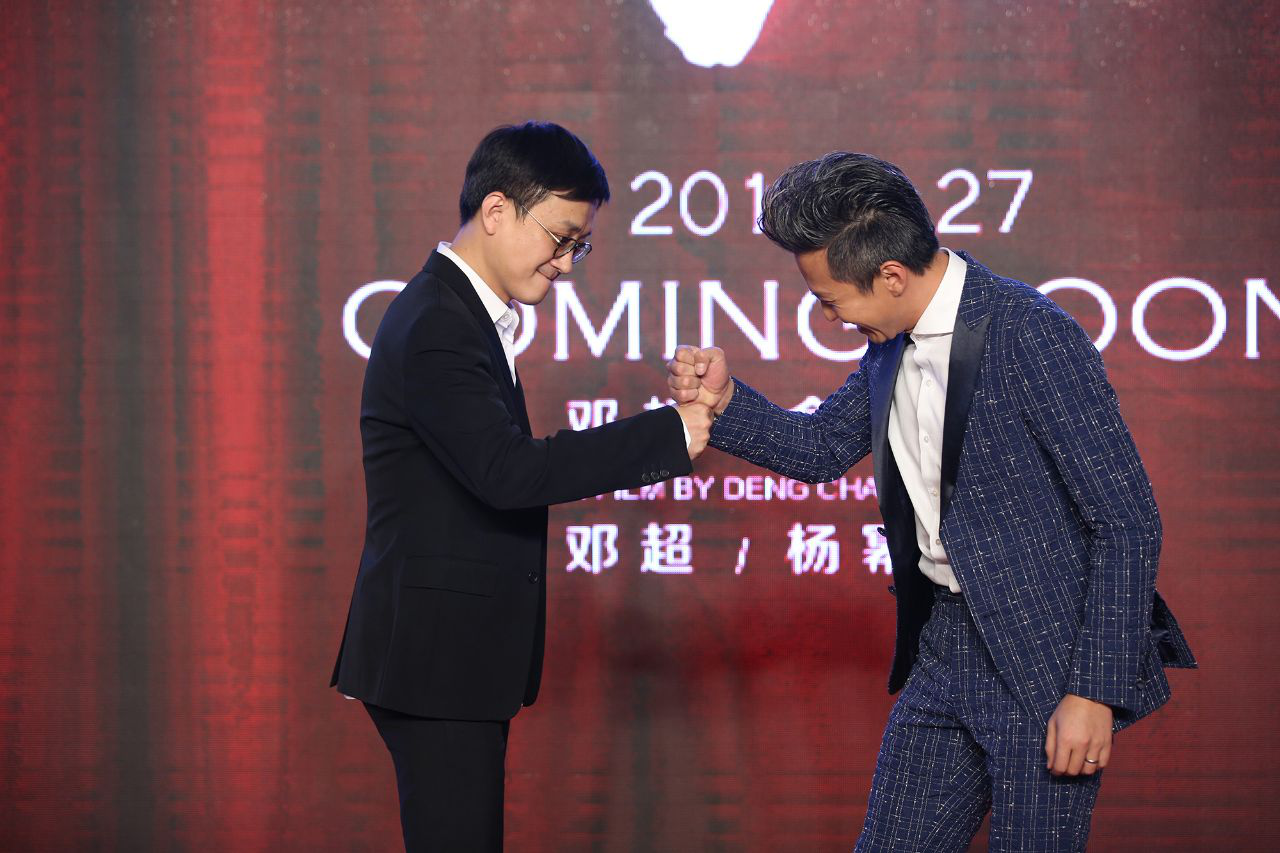 邓超一人分饰两角，被导演“折磨”狂瘦40斤，被评是演苦逼的命！