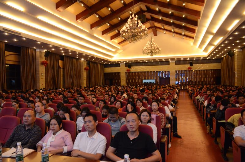 湖南软件职业学院2018级新生 “开学第一课”开讲了