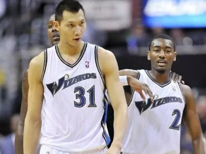 易建联nba打过哪些球队（阿联效力NBA5个赛季赚了多少钱？奇才达到巅峰，独行侠不足百万！）