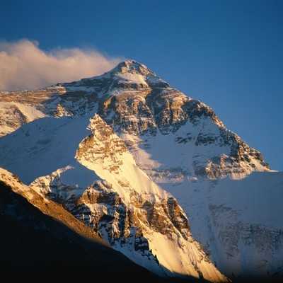 世界之最高的高原(世界最高山在青藏高原上，世界最小山在这片玉米地里，一步登到顶)