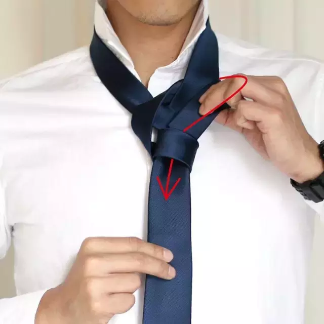 领带怎么打结步骤（绅士必备5种实用领带系法附图解）