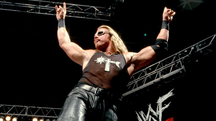 巴帝斯塔vs老爹（在世时名噪一时，死后却无人问津，盘点WWE忽略的五次摔角手之死）