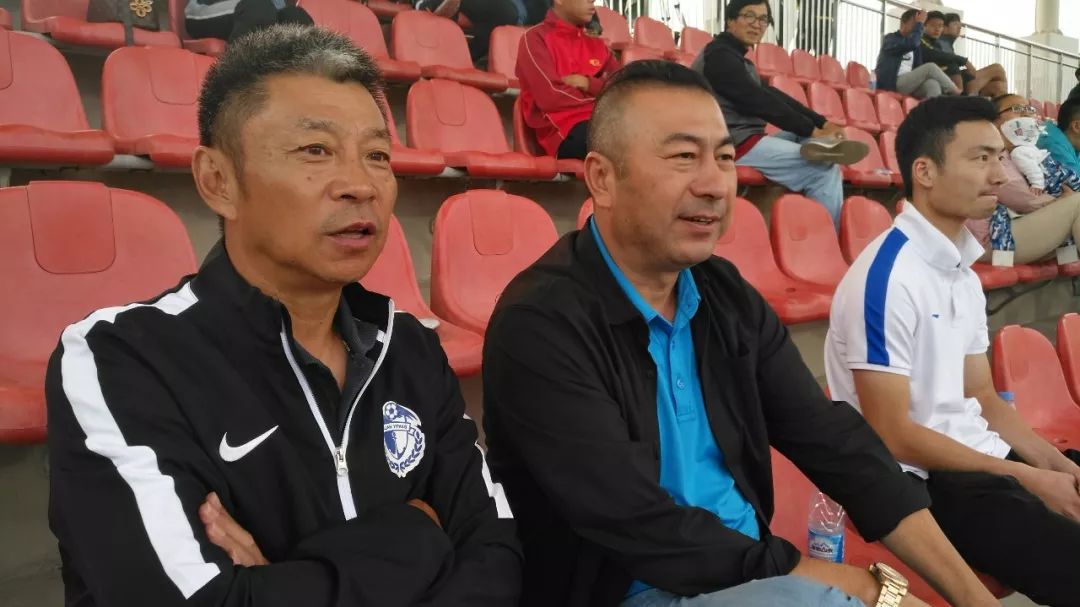 足球运动员李勇(李华筠:别人一线队投一亿就拿两三千万做青训,中国