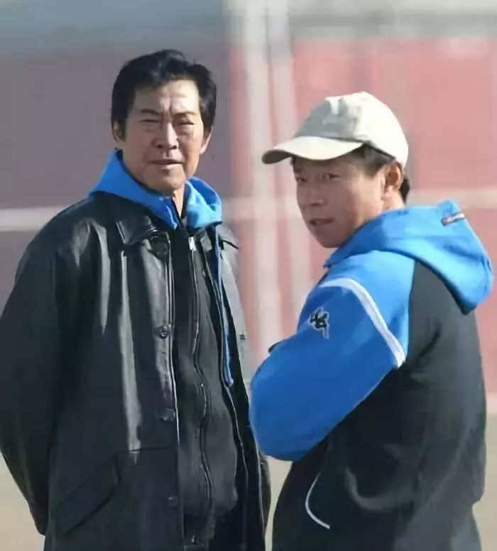 足球运动员李勇(李华筠:别人一线队投一亿就拿两三千万做青训,中国