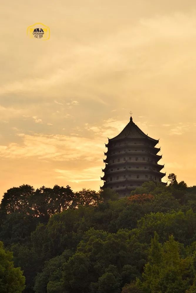 别惦记雷峰塔了，去六和塔吧，它是杭城不多的货真价实的南宋建筑