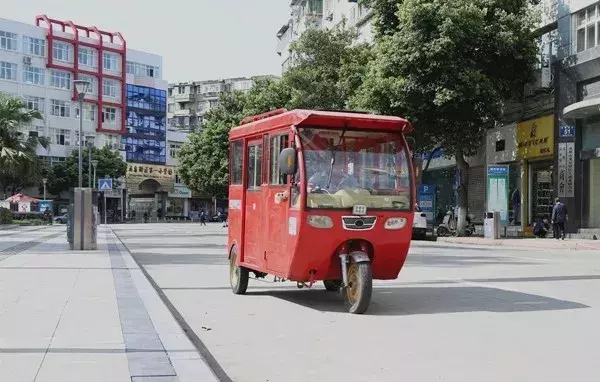 太好了!整治三轮车后,龙泉驿将调整这些公交线路,还提供就业岗位!