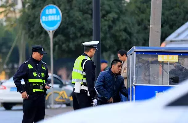 太好了!整治三轮车后,龙泉驿将调整这些公交线路,还提供就业岗位!