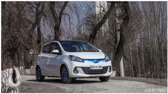 98-7.18万元,工况续航301km,长安奔奔ev360上市