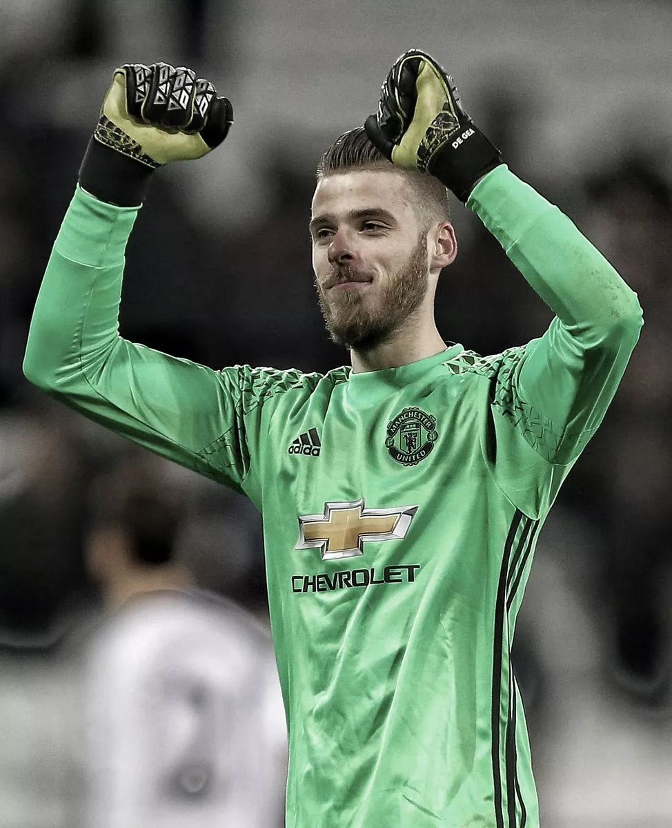 德赫亚世界杯2014(曼联有责?队内2软肋拖累德赫亚,红魔大腿成西班牙替