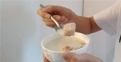 压缩饼干吃一口就相当于平时吃了10几口的食材 真的是这样的吗