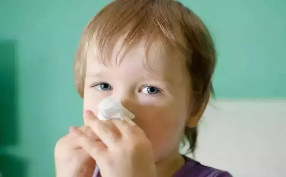 孩子经常流鼻血是因为患上白血病?正确的预防和处理方法全攻略