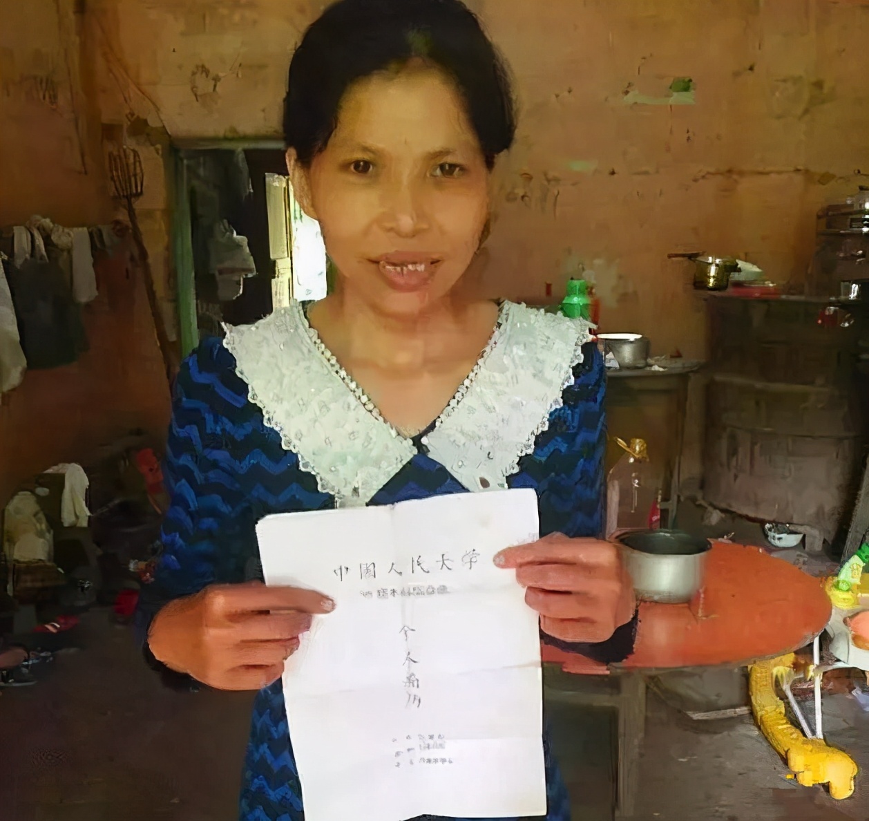 名校学霸伍继红：高考712分，二婚嫁光棍，连生五娃领低保，为啥