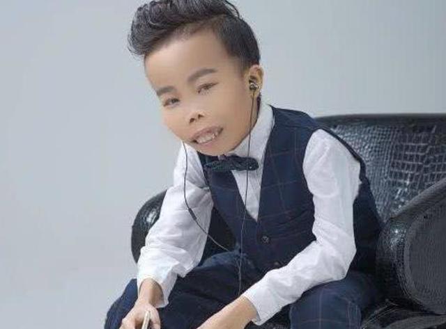 还记得“外星人”陈山吗？24岁坐拥5亿资产，为何惨遭快手清退？