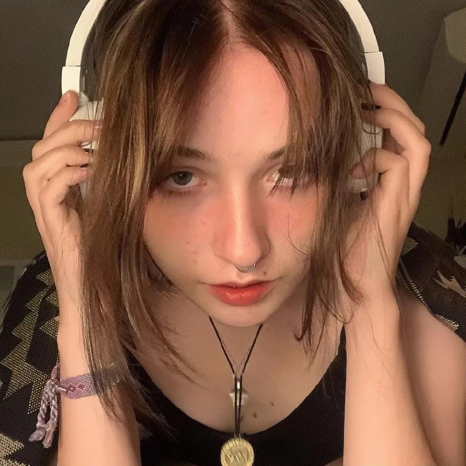 「关于头像」25张欧美女生头像无水印