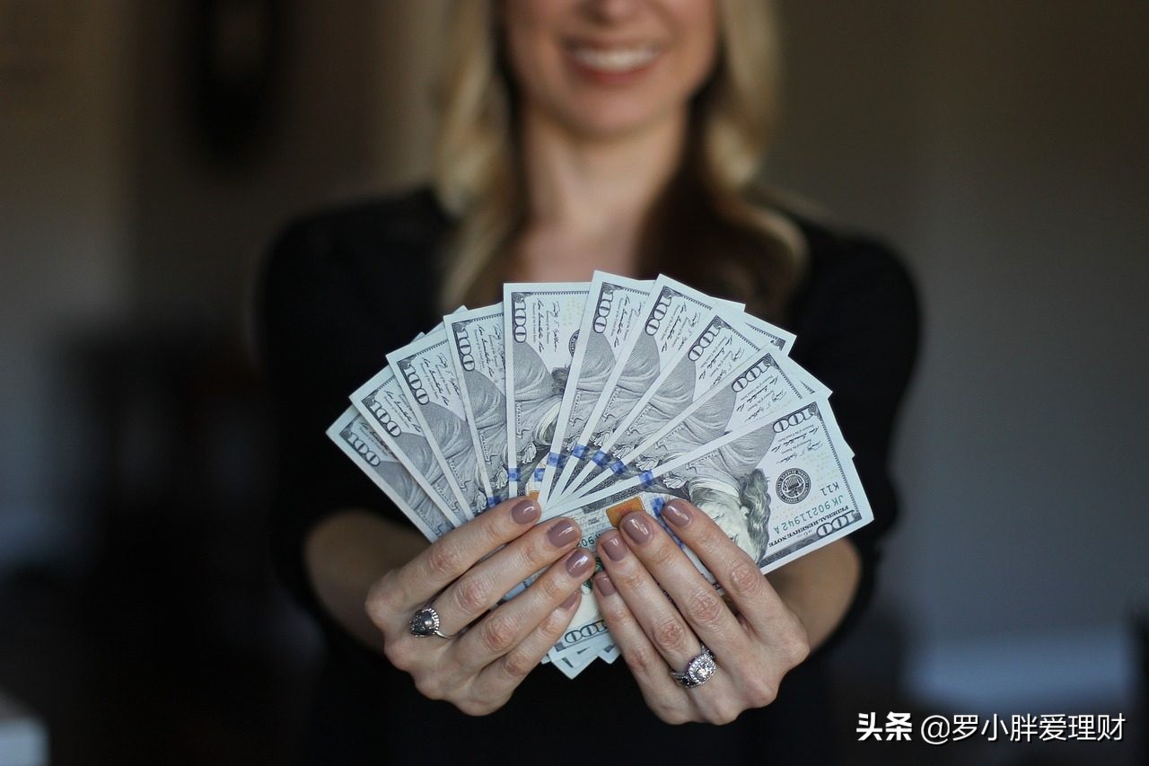 女朋友过生日男生没有送礼物（女朋友过生日不知道送什么怎么办）