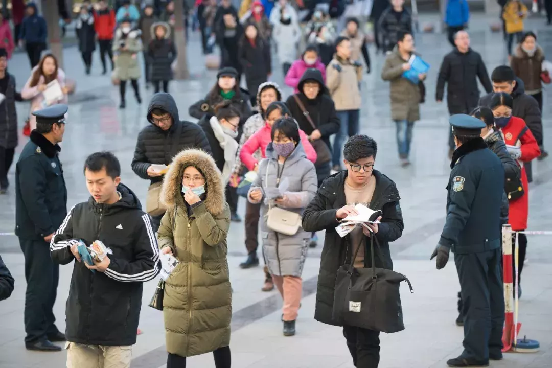 半程附近招聘送货司机（国考报名开启三天超18万人过审）