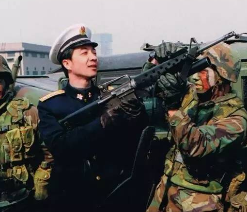 张召忠是什么“军衔”？经历过什么？为什么那么了解军事？