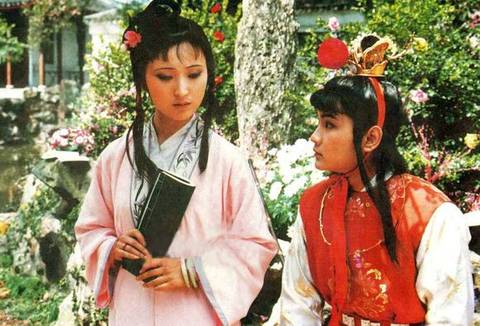 借西厢记教训林黛玉的是_黛玉读西厢记被宝钗发现是哪一回